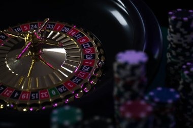 Capsa Susun card game interface on mega55 showing hand arrangement and player matchup