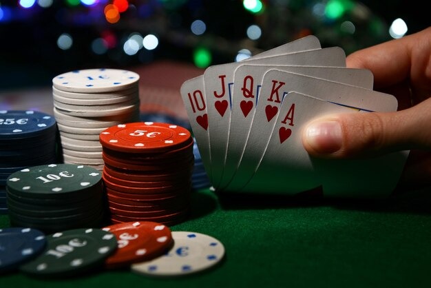 mega55 Dragon Tiger live-dealer game with real dealer and live stream